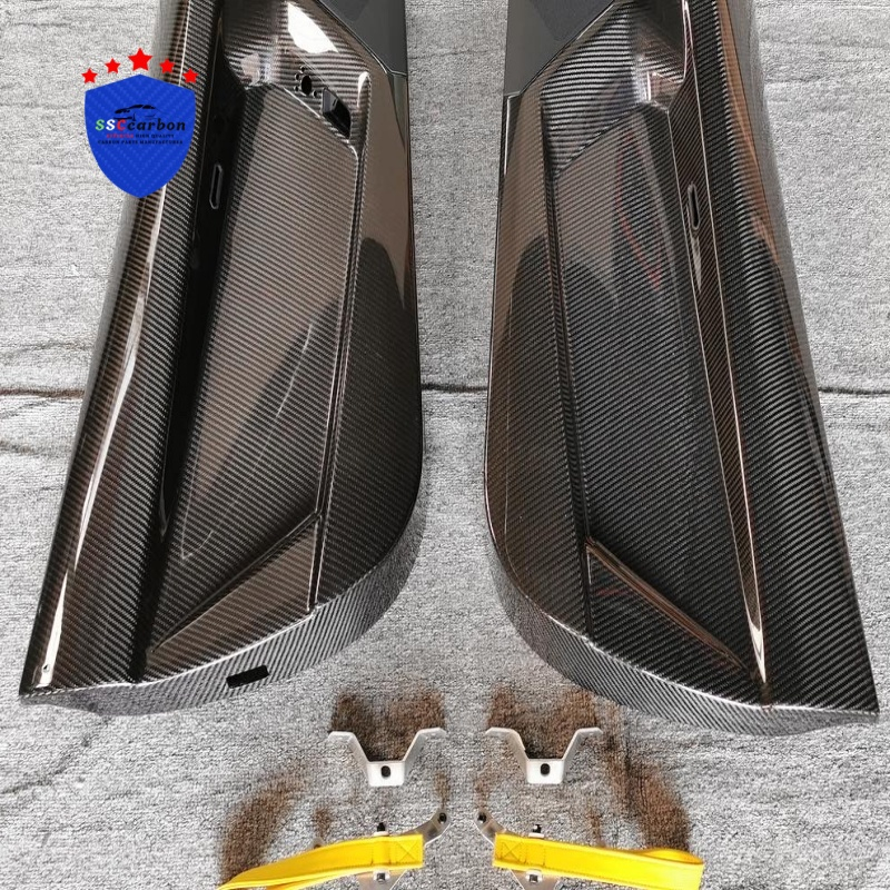 Lamborghini Aventador upgrade with dry carbon doors