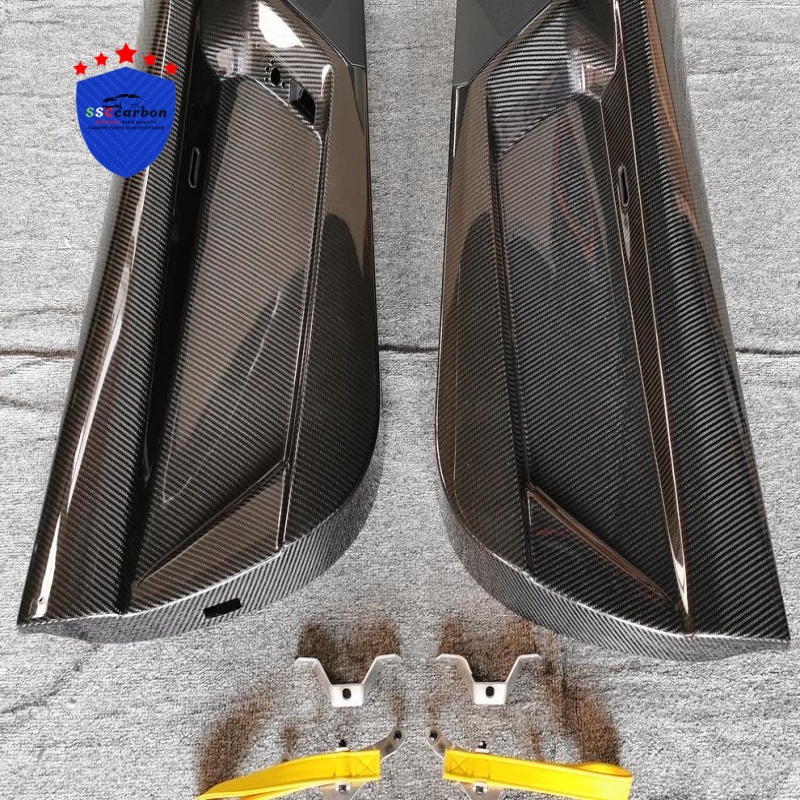 Lamborghini Aventador upgrade with dry carbon doors