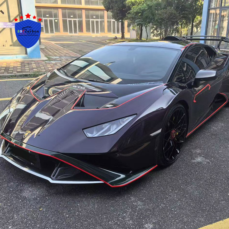 Lamborghini Huracan Converts 1:1 STO Dry Carbon Body Kits