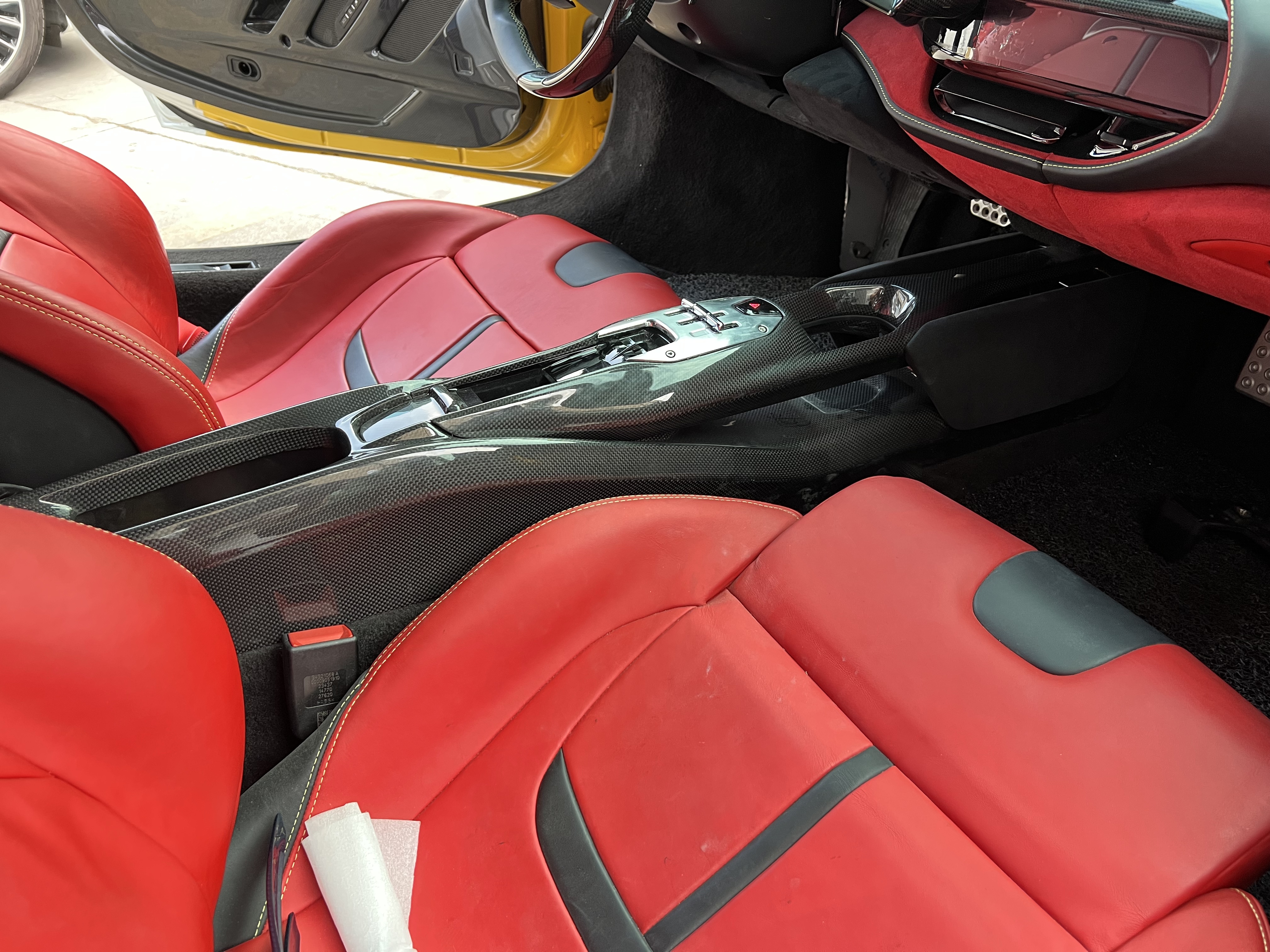 For Ferrari SF90 to SF90XX Dry carbon central passage