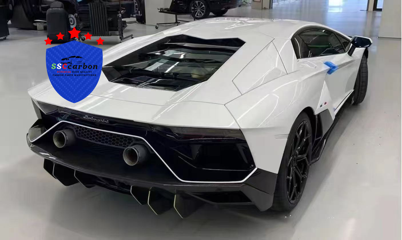 Lamborghini Aventador to LP740 Dry carbon body kit