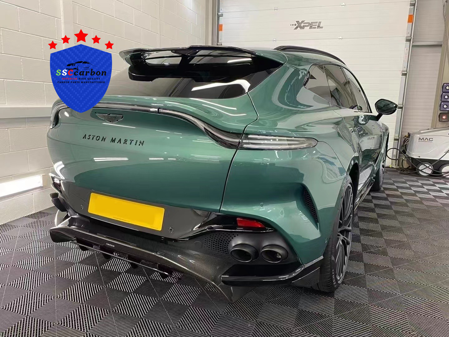 Aston Martin DBX Upgraded with 707 Dry Carbon Body Kit