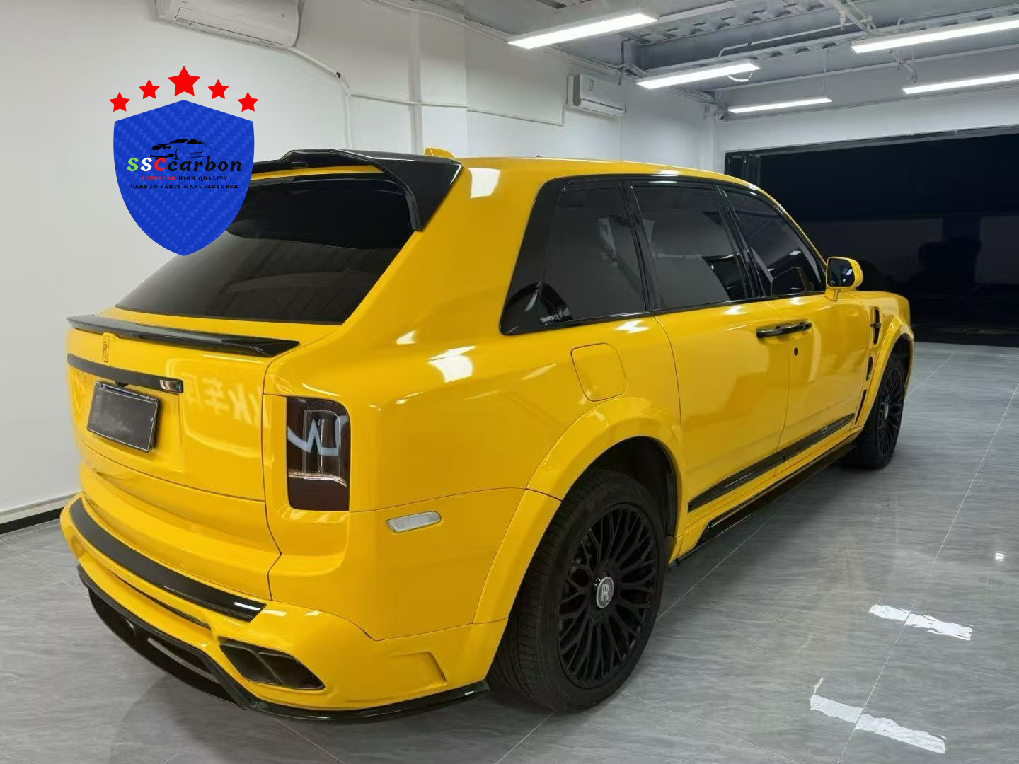 Rolls-Royce Cullinan Generation 1 Mansory Dry Carbon Body Kit