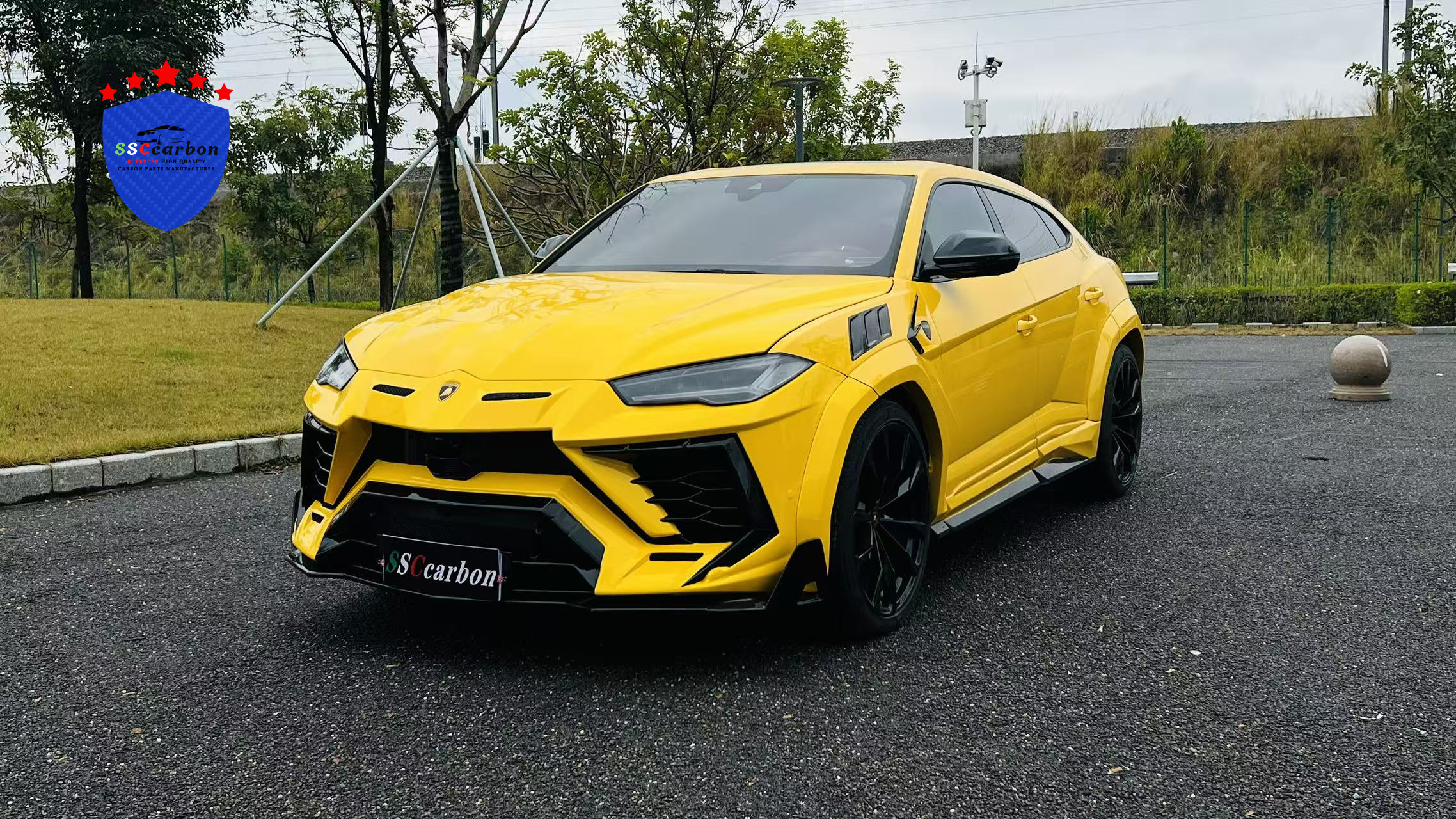 Lamborghini Urus To Mansory Dry Carbon Body Kit