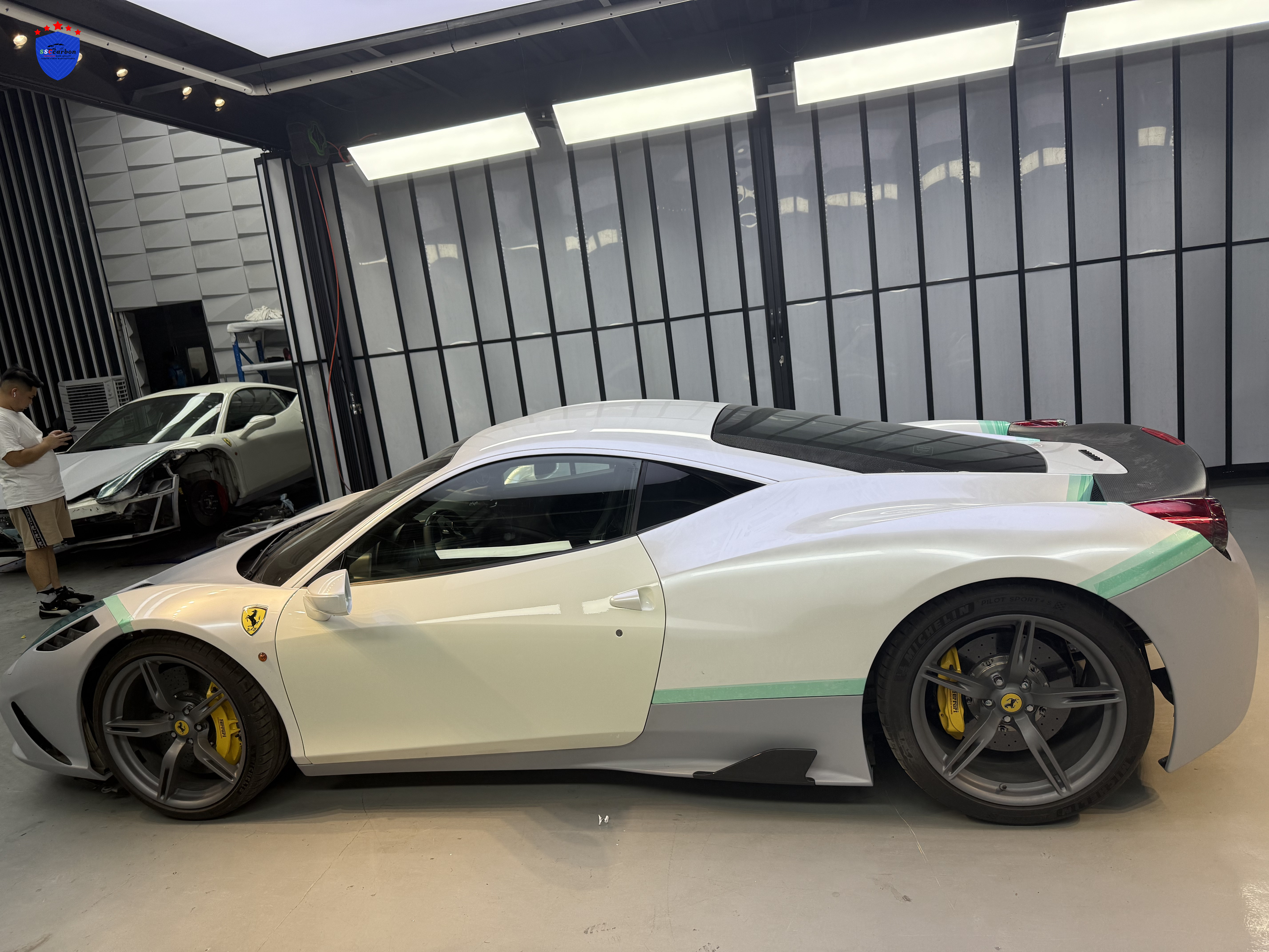Ferrari 458 conversion Speciale Dry carbon body kit